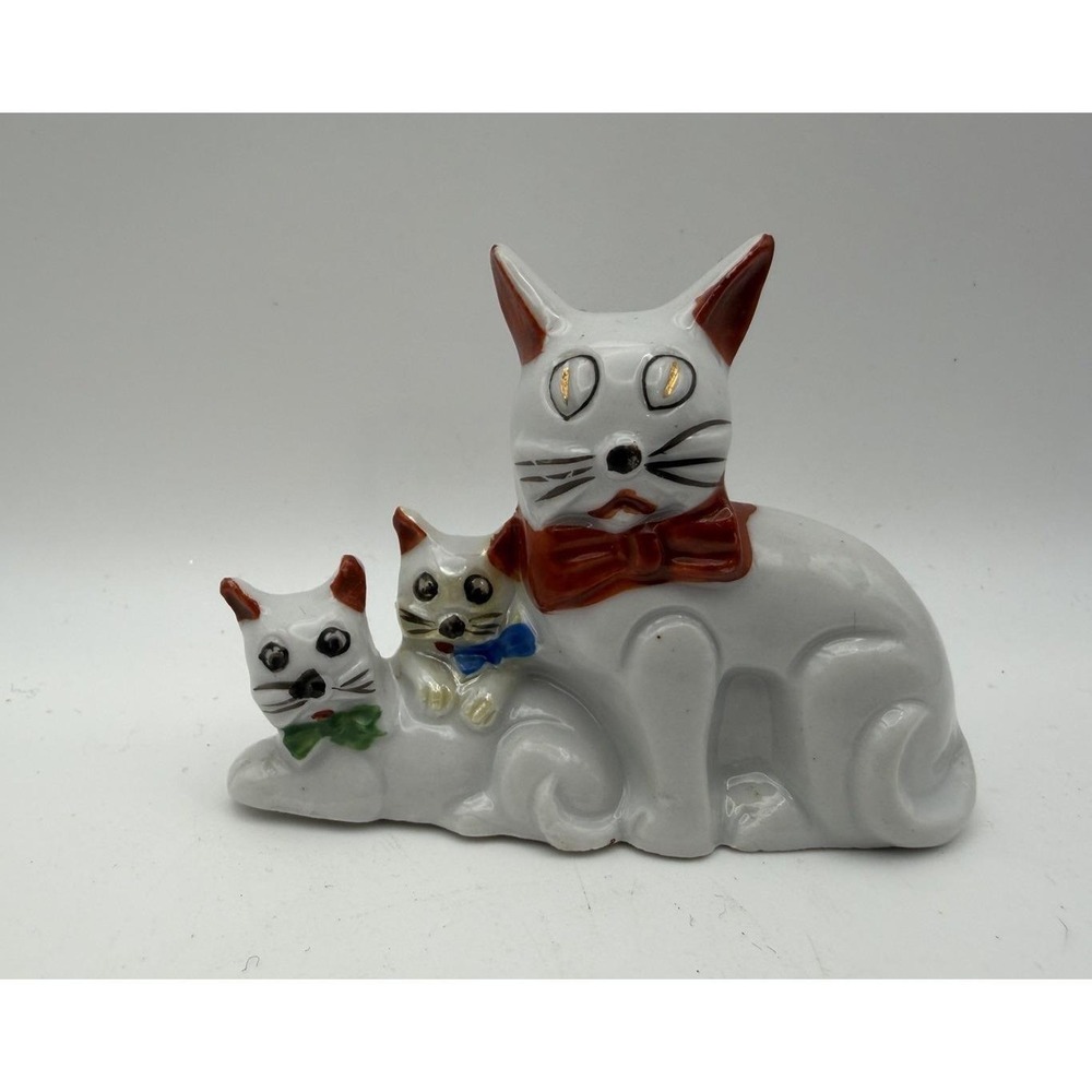 Occupied Japan Cat Figurine Mother Kittens Ceramic Bowties Vintage Family 2.5"‎
